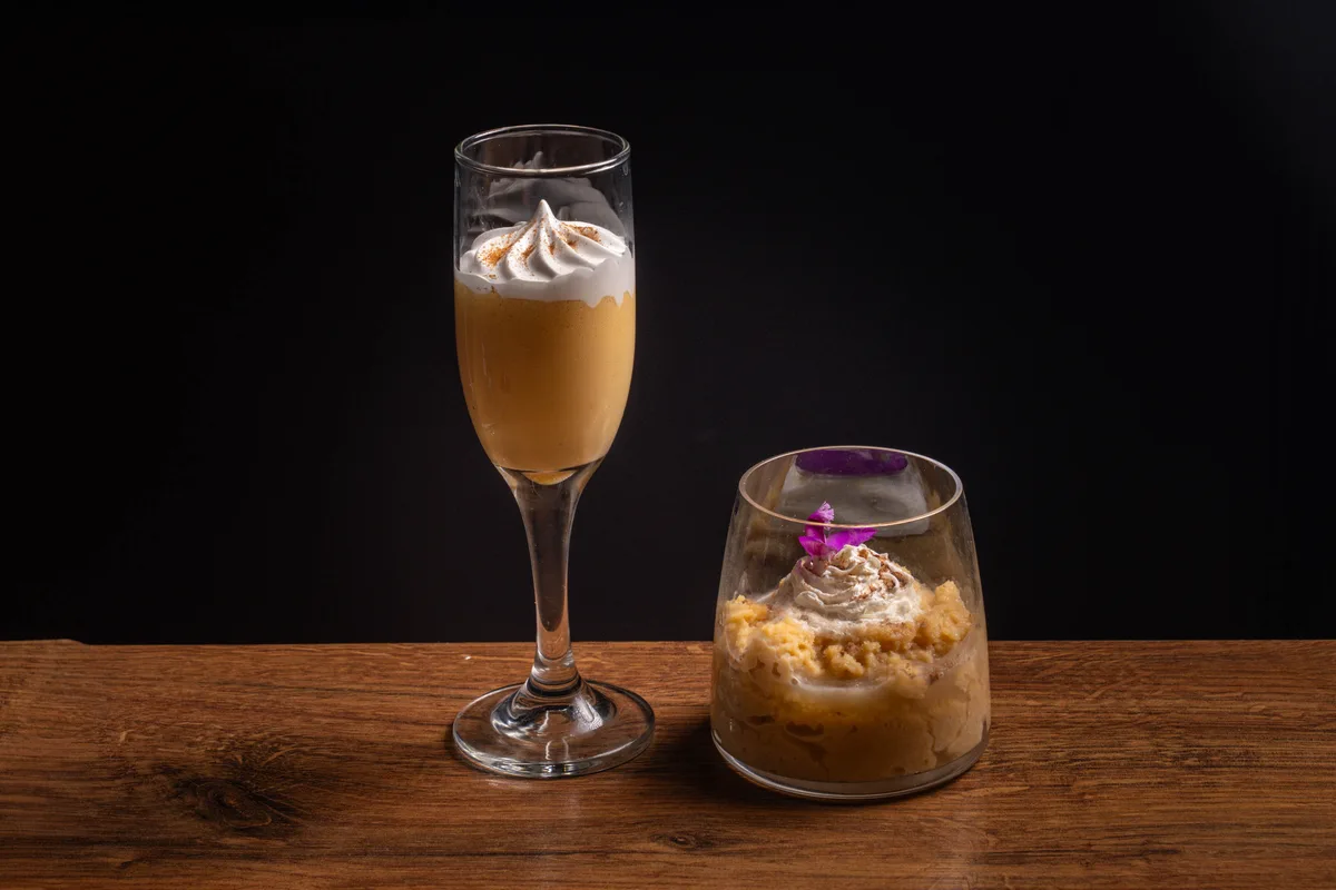 Suspiro de Limeña y Tres Leches Arequipe presentados juntos